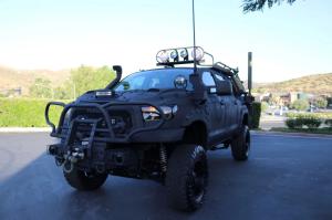 Toyota Tundra CrewMax 4x4 Zombie Apocalypse 2013 года 